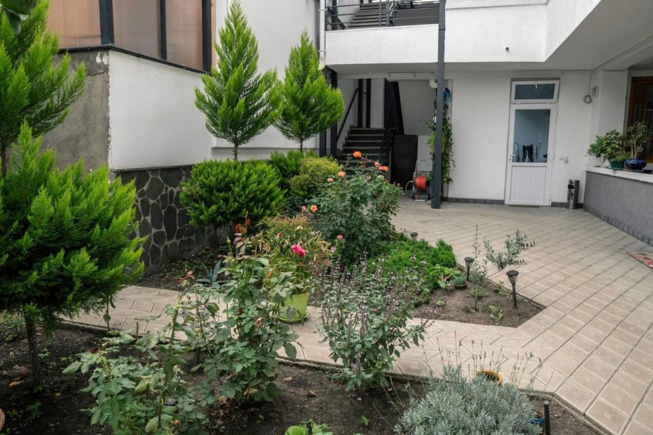 WESTAY Hotel Tbilisi Buitenkant foto