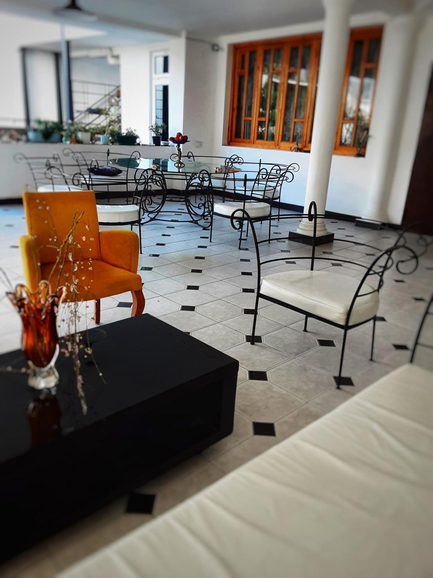 WESTAY Hotel Tbilisi Buitenkant foto