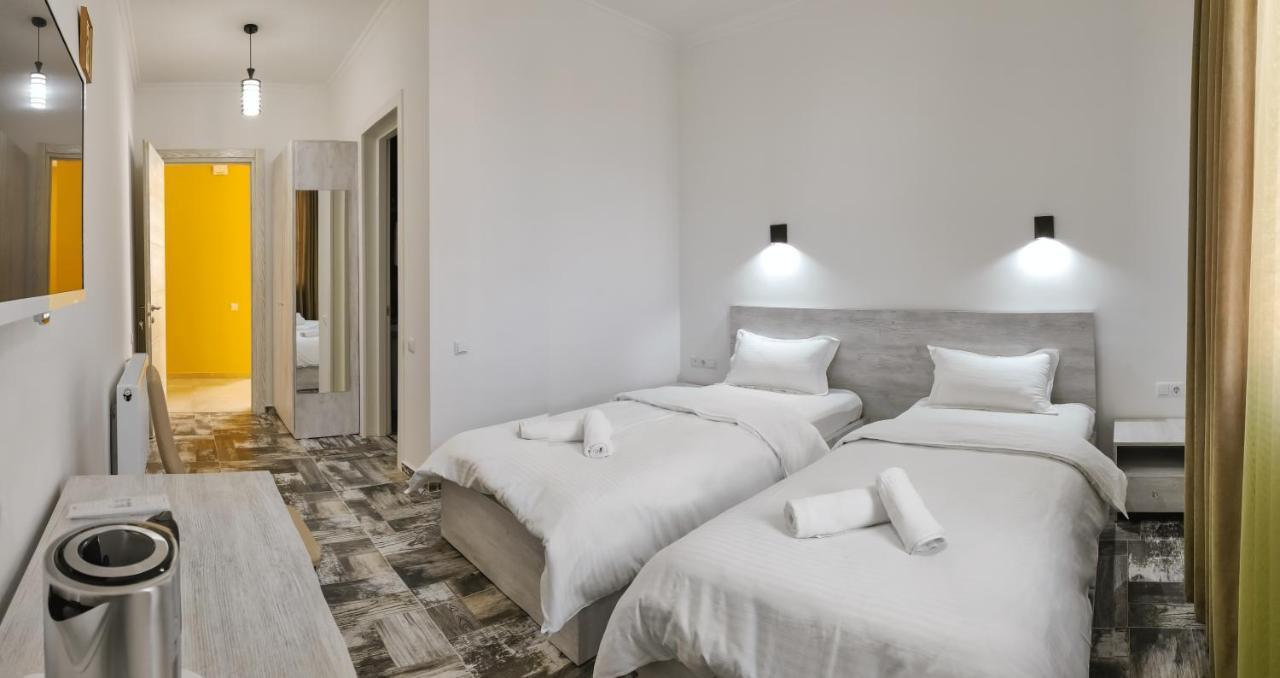 WESTAY Hotel Tbilisi Buitenkant foto