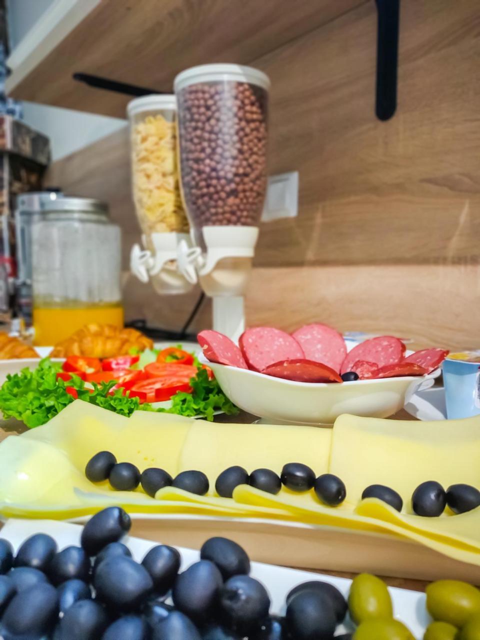 WESTAY Hotel Tbilisi Buitenkant foto